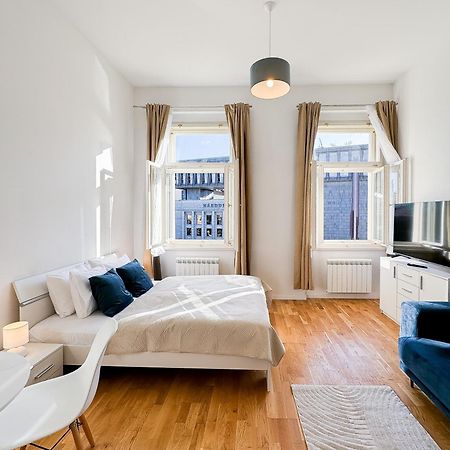 Turnkey I Wenceslas Square Apartments 프라하 외부 사진