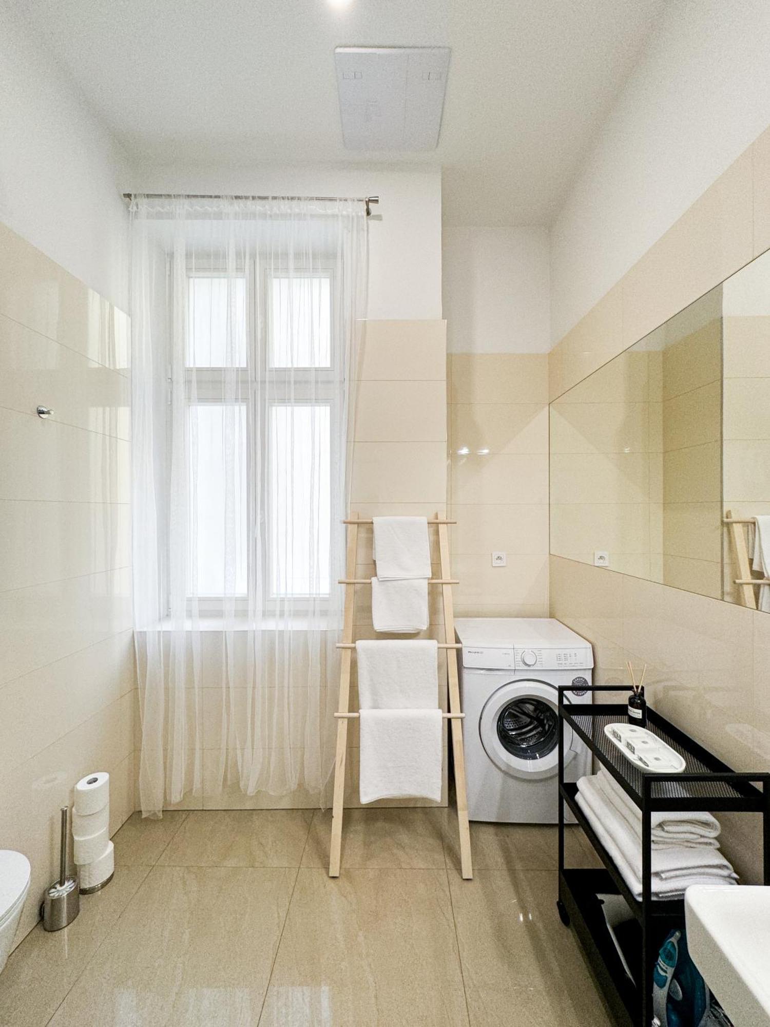 Turnkey I Wenceslas Square Apartments 프라하 객실 사진